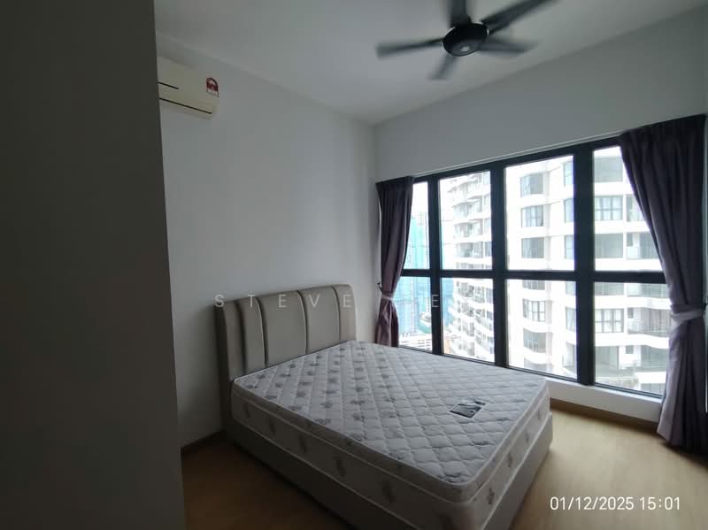 Kondominium untuk Dijual di Royal Strand @ Country Garden Danga Bay - Steve Tey - Bedroom - PropertyGuru.com.my