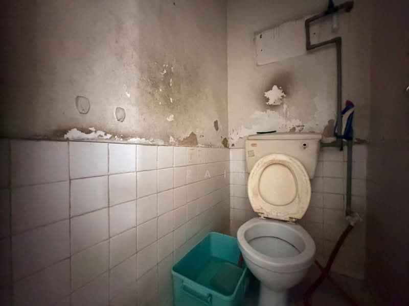 1-storey Terraced House for Sale in Taman Sri Segambut (Segambut) - M.J Zairin - Bathroom - PropertyGuru.com.my