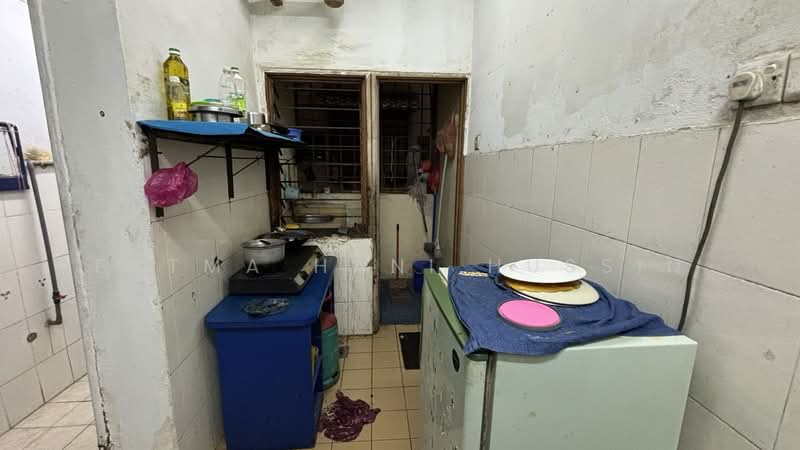 Apartment for Sale at Penaga Mas - Fatma Hani Hussin - Kitchen - PropertyGuru.com.my