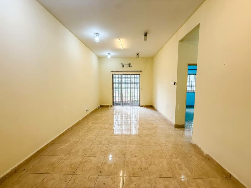 Kondominium untuk Dijual di Kristal Heights - Ilman Nahri - Living Room - PropertyGuru.com.my