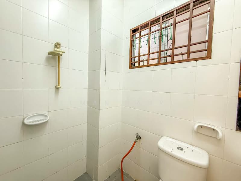 Kondominium untuk Dijual di Kristal Heights - Ilman Nahri - Bathroom - PropertyGuru.com.my