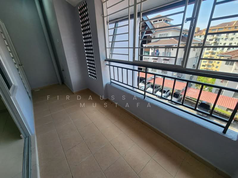 Condominium for Sale at Gardenville Townvilla - Firdaussazwan Mustafa - Balcony - PropertyGuru.com.my