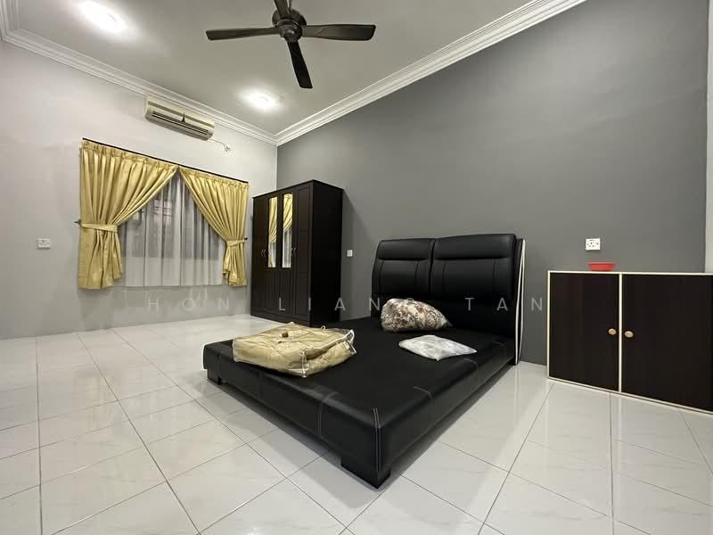Semi-Detached House for Rent in Taman Song Choon (Ipoh) - Hon Liang Tan - Bedroom - PropertyGuru.com.my