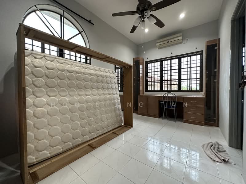 Semi-Detached House for Rent in Taman Song Choon (Ipoh) - Hon Liang Tan - Bedroom - PropertyGuru.com.my