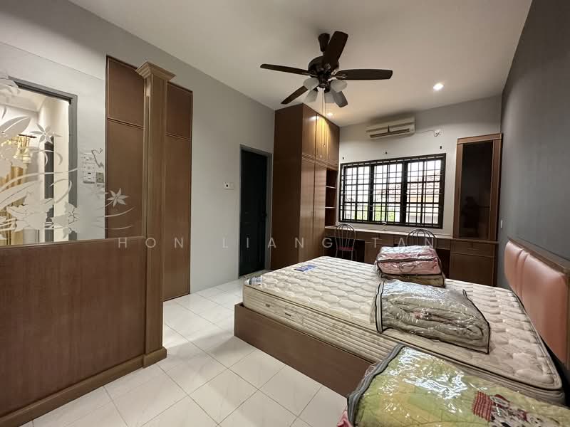Semi-Detached House for Rent in Taman Song Choon (Ipoh) - Hon Liang Tan - Bedroom - PropertyGuru.com.my