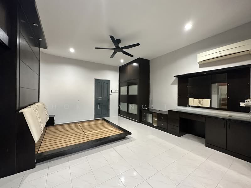 Semi-Detached House for Rent in Taman Song Choon (Ipoh) - Hon Liang Tan - Bedroom - PropertyGuru.com.my