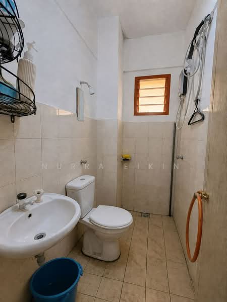 Apartment for Sale at Pangsapuri Sri Cempaka - Nurra Eikin - Bathroom - PropertyGuru.com.my