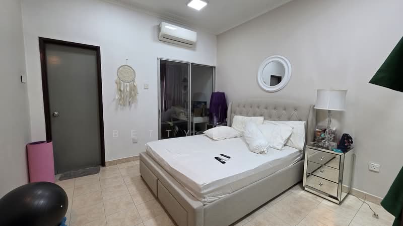 2-storey Terraced House for Sale in Bukit Jelutong (Shah Alam) - Betty Ning - Bedroom - PropertyGuru.com.my