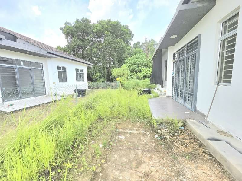 Semi-Detached House for Sale in Taman Srikandi (Telok Panglima Garang) - Yasmin Sulaiman - Exterior - PropertyGuru.com.my