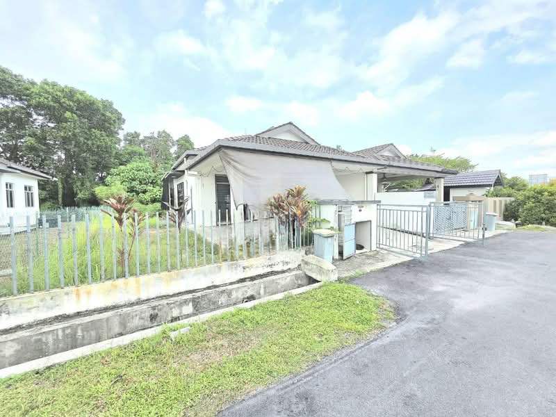 Semi-Detached House for Sale in Taman Srikandi (Telok Panglima Garang) - Yasmin Sulaiman - Exterior - PropertyGuru.com.my