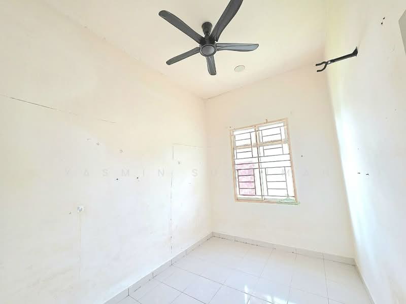 Semi-Detached House for Sale in Taman Srikandi (Telok Panglima Garang) - Yasmin Sulaiman - Interior - PropertyGuru.com.my