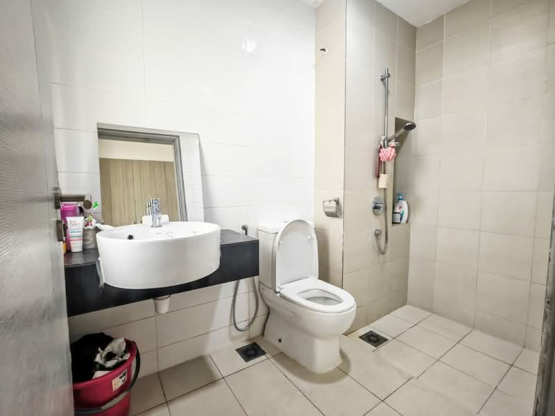 Servis Apartment untuk Dijual di Residences @ 1 Tebrau - Stefan Yu - Bathroom - PropertyGuru.com.my