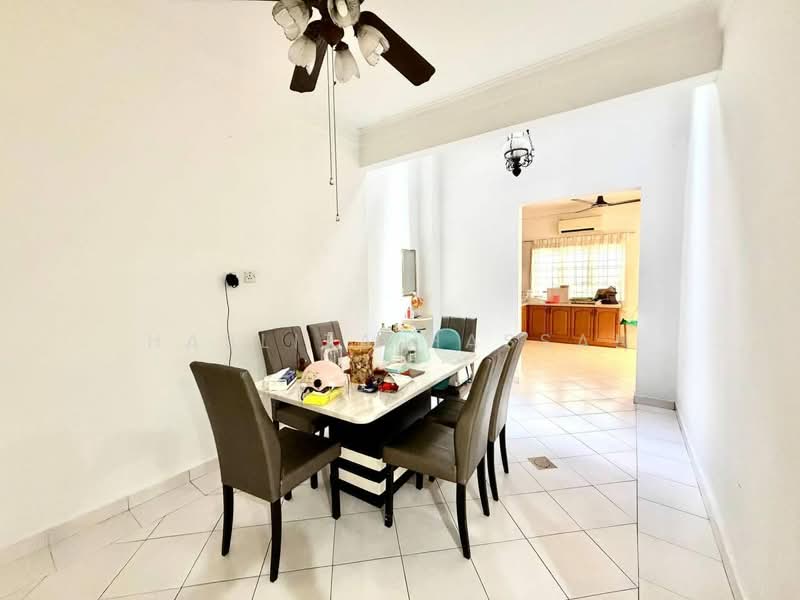 2-storey Terraced House for Sale in Bandar Kinrara Seksyen 1 (Bandar Kinrara) - Hasliza Hassan - Dining Room - PropertyGuru.com.my