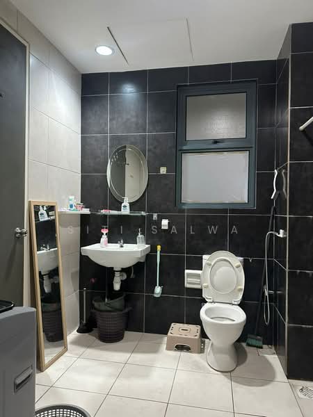 Servis Apartment untuk Disewa di D'Pulze Cyberjaya - Siti Salwa - Bathroom - PropertyGuru.com.my