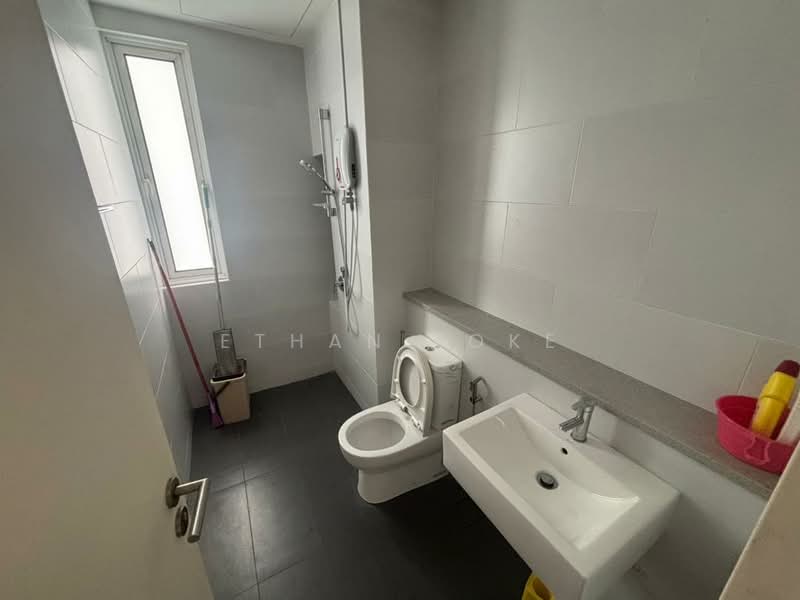3-storey Terraced House for Rent in Rawang (Selangor) - Ethan Loke - Bathroom - PropertyGuru.com.my