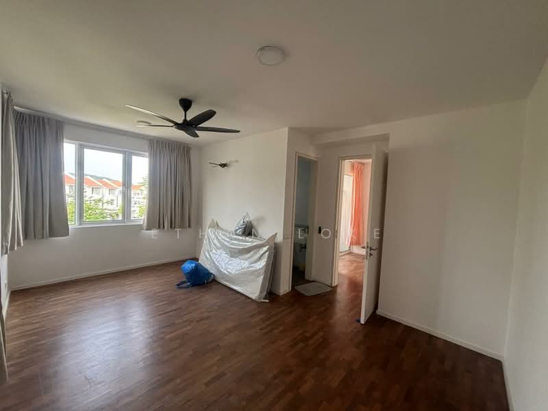 3-storey Terraced House for Rent in Rawang (Selangor) - Ethan Loke - Bedroom - PropertyGuru.com.my