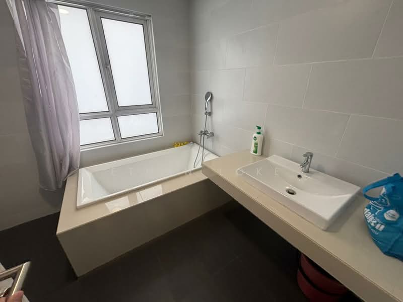 3-storey Terraced House for Rent in Rawang (Selangor) - Ethan Loke - Bathroom - PropertyGuru.com.my