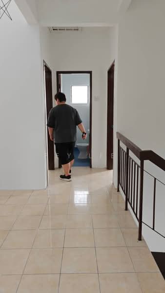 2-storey Terraced House for Sale in Bandar Putra Permai (Seri Kembangan) - Fey Lee - Corridor - PropertyGuru.com.my