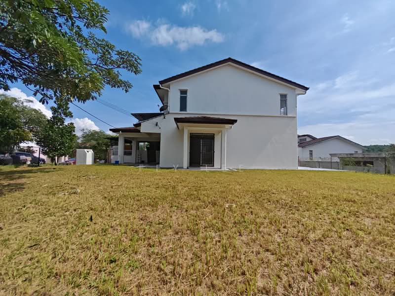 2-storey Terraced House for Sale in Bandar Putra Permai (Seri Kembangan) - Fey Lee - Exterior - PropertyGuru.com.my