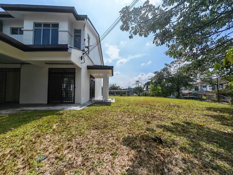 2-storey Terraced House for Sale in Bandar Putra Permai (Seri Kembangan) - Fey Lee - Exterior - PropertyGuru.com.my