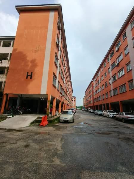 Rumah Flat untuk Dijual di Taman Pulai Utama - Win Lim - Exterior - PropertyGuru.com.my