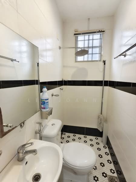2-storey Terraced House for Rent in SS7 (Petaling Jaya) - Lee Joanne - Bathroom - PropertyGuru.com.my