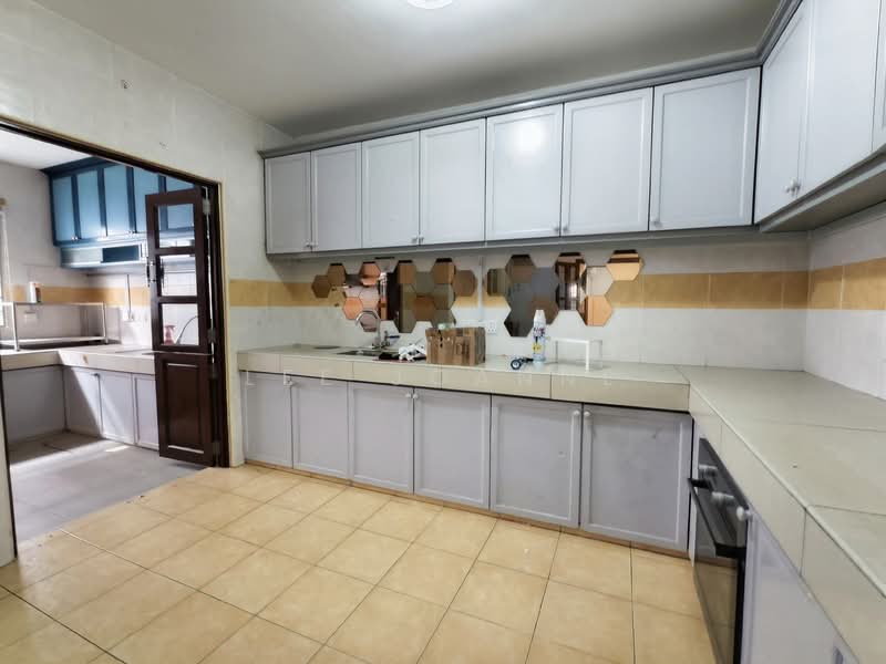 2-storey Terraced House for Rent in SS7 (Petaling Jaya) - Lee Joanne - Kitchen - PropertyGuru.com.my