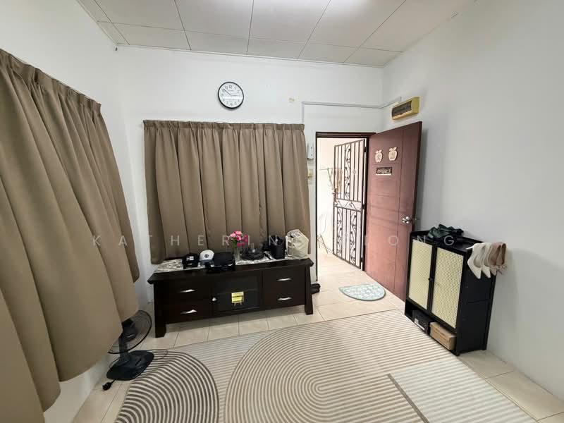 Townhouse for Sale in Rawang (Selangor) - Katherine Leong - Entrance - PropertyGuru.com.my