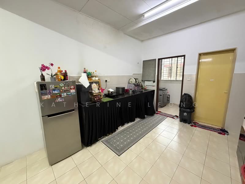 Townhouse for Sale in Rawang (Selangor) - Katherine Leong - Kitchen - PropertyGuru.com.my