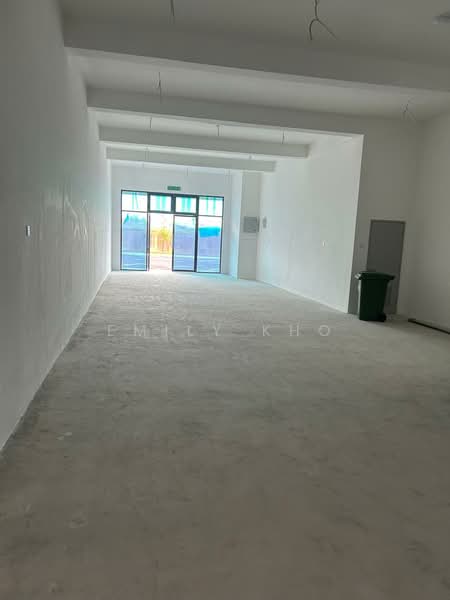 Shop / Office for Sale in Seksyen 35 (Shah Alam) - Emily Kho - Entrance - PropertyGuru.com.my