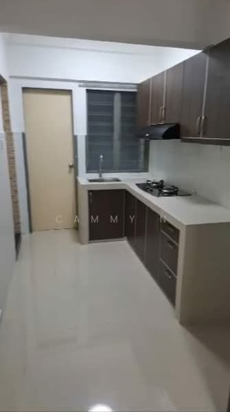 Pangsapuri untuk Disewa di Lakeview Apartments - Cammy N - Kitchen - PropertyGuru.com.my