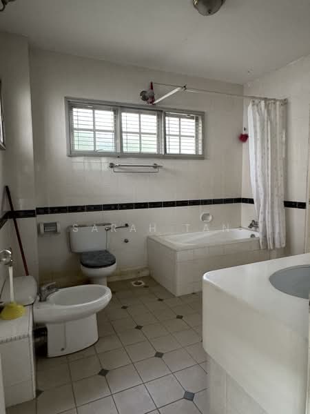 Bungalow for Sale in Taman Bukit Pantai (Bangsar) - Sarah Tan - Bathroom - PropertyGuru.com.my