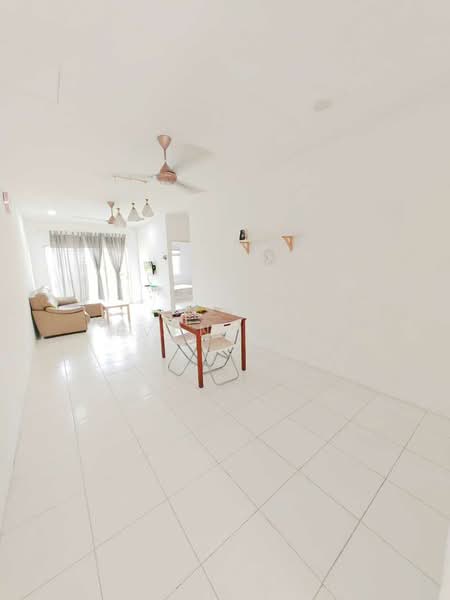 Townhouse for Rent in Taman Putra Perdana (Puchong) - Evan Goh - Living Room - PropertyGuru.com.my