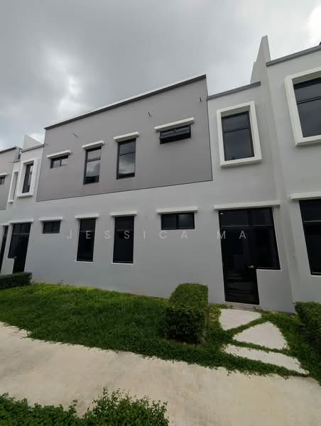 Rumah Teres 2 Tingkat untuk Disewa di Taman Mount Austin (Tebrau) - Jessica Ma - Exterior - PropertyGuru.com.my