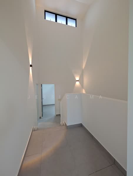 Rumah Teres 2 Tingkat untuk Disewa di Taman Mount Austin (Tebrau) - Jessica Ma - Corridor - PropertyGuru.com.my