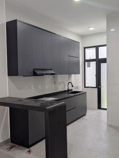 Rumah Teres 2 Tingkat untuk Disewa di Taman Mount Austin (Tebrau) - Jessica Ma - Kitchen - PropertyGuru.com.my