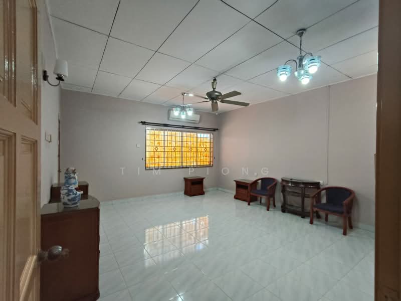 2-storey Terraced House for Sale in Taman Paya Emas (Paya Rumput) - Tim Piong - Living Room - PropertyGuru.com.my