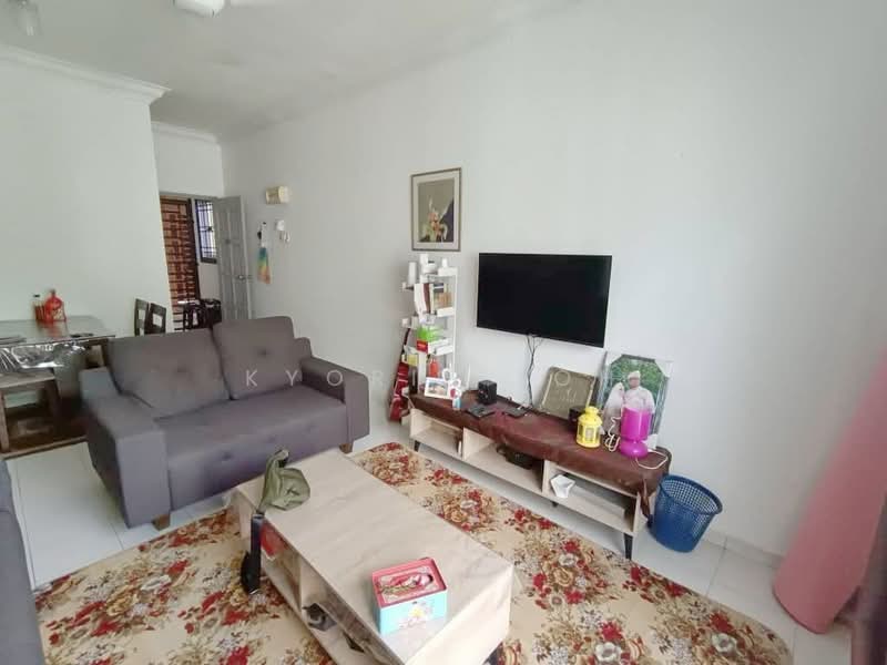 Pangsapuri untuk Dijual di Taman Larkin Idaman Plot C - Kyoris Loh - Living Room - PropertyGuru.com.my