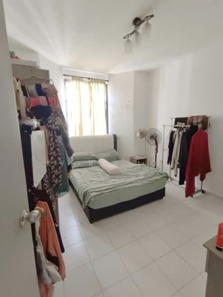 Pangsapuri untuk Dijual di Taman Larkin Idaman Plot C - Kyoris Loh - Bedroom - PropertyGuru.com.my