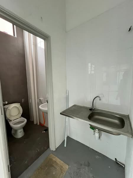 Shop / Office for Sale in Ampang (Selangor) - Ahmad Firdaus Mahmod - Bathroom - PropertyGuru.com.my