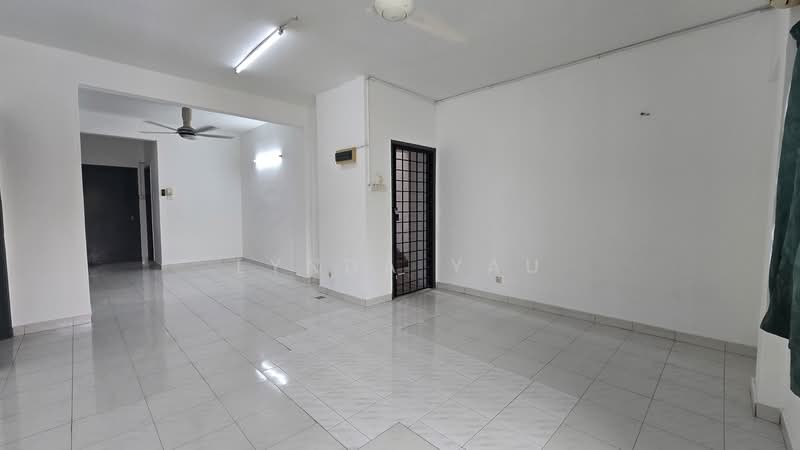 Apartment for Sale at Pangsapuri Subang Jaya - Lynda Yau - Living Room - PropertyGuru.com.my