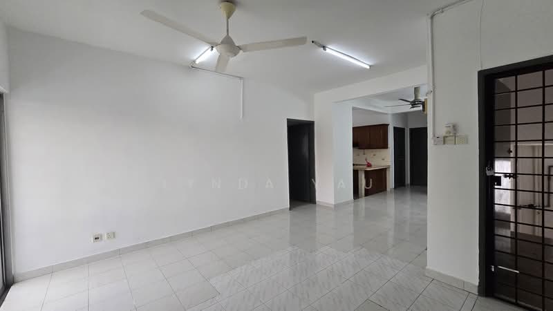Apartment for Sale at Pangsapuri Subang Jaya - Lynda Yau - Living Room - PropertyGuru.com.my
