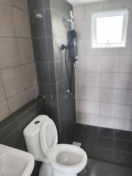 Kondominium untuk Disewa di Residensi Dutamas Dahlia - Jay Yong - Bathroom - PropertyGuru.com.my