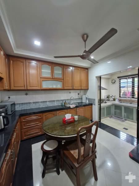 Rumah Berkembar untuk Dijual di Setiakasih (Damansara Heights) - Stella Lim - Kitchen - PropertyGuru.com.my