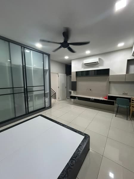 2-storey Terraced House for Rent in Taman Mount Austin (Tebrau) - Jessica Ma - Bedroom - PropertyGuru.com.my