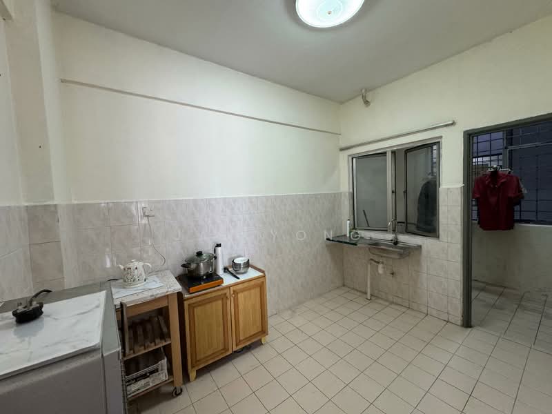 Pangsapuri untuk Disewa di Suria Kipark Damansara - Jay Yong - Kitchen - PropertyGuru.com.my