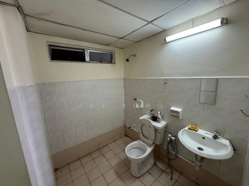 Pangsapuri untuk Disewa di Suria Kipark Damansara - Jay Yong - Bathroom - PropertyGuru.com.my