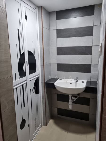 1-storey Terraced House for Sale in Taman Melaka Jaya (Batu Berendam) - BL Bong - Bathroom - PropertyGuru.com.my