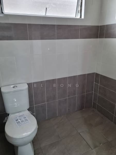 1-storey Terraced House for Sale in Taman Melaka Jaya (Batu Berendam) - BL Bong - Bathroom - PropertyGuru.com.my