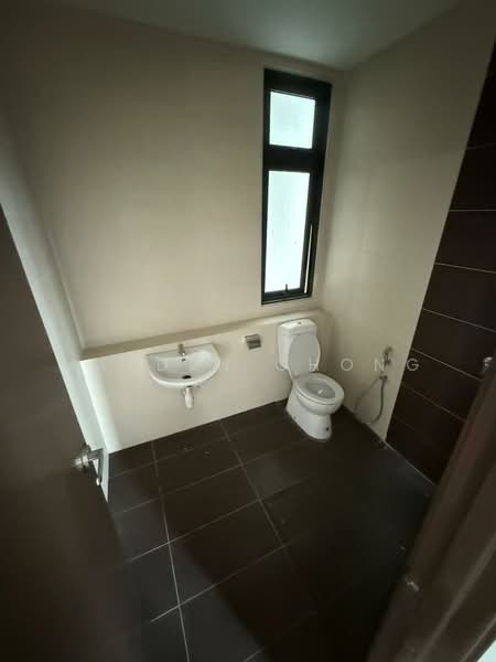 Service Residence for Sale at 8Scape Residence @ Sutera - Hayden Chong - Bathroom - PropertyGuru.com.my